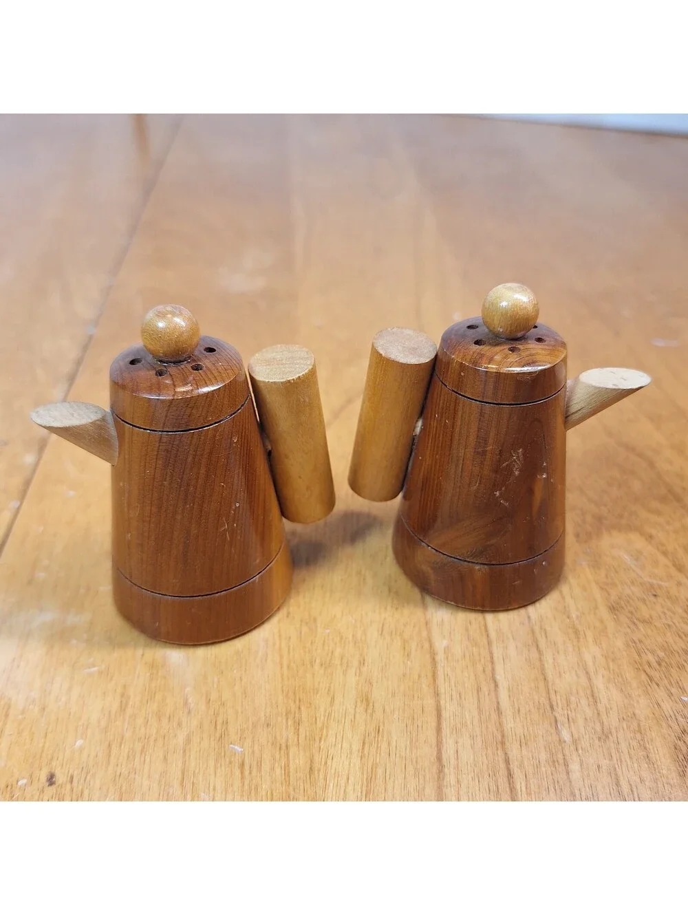 VTG Wooden Coffee Pot Souvenir Salt and Pepper Shakers From Mount Vernon, Va